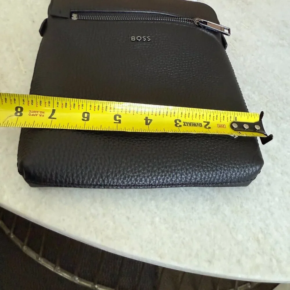 HUGO BOSS Morval All Leather Zip Env_O Bag 50517985 Black‎